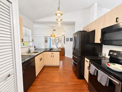 1902 SW Aladdin Street, Port St. Lucie FL - photo 8 of 31