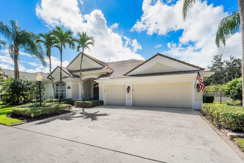 4 bedroom Single Family Residence at 19028 SE Loxahatchee River Road, Moorings of Jupiter, Jupiter — photo 3