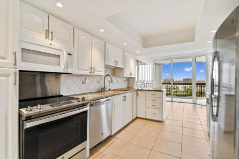 1900 Consulate Place #1704, West Palm Beach FL - photo 6 of 77