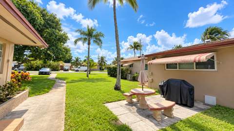 2347 Harding Street, Hollywood FL - photo 18 of 28