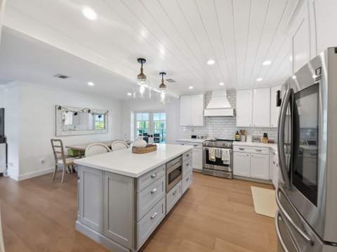 4401 NE 15th Way, Oakland Park FL - photo 8 of 17
