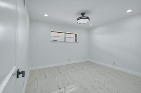 8970 S Hollybrook Boulevard, Pembroke Pines FL - photo 7 of 51