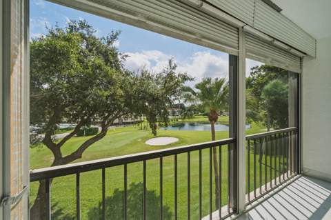 8970 S Hollybrook Boulevard, Pembroke Pines FL - photo 18 of 51