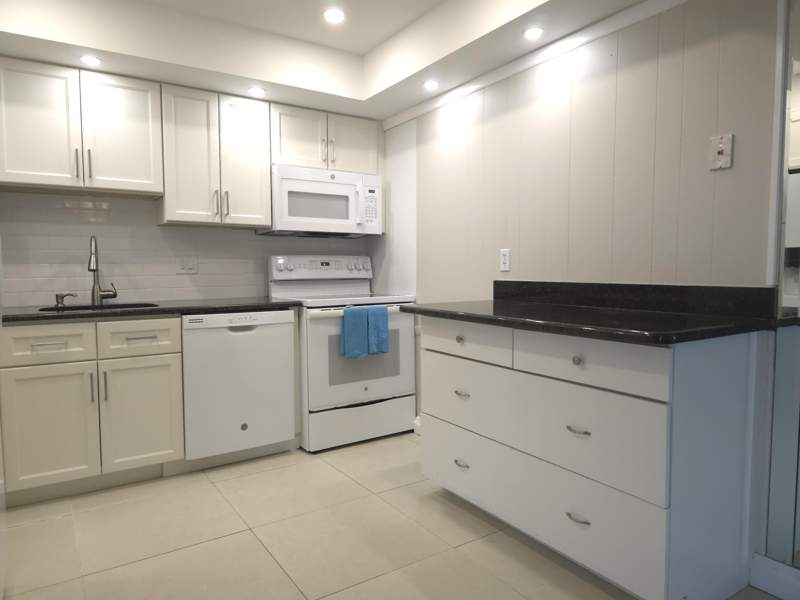 2 bedroom Condominium at 413 Greenbrier A, Century Village, West Palm Beach — photo 5