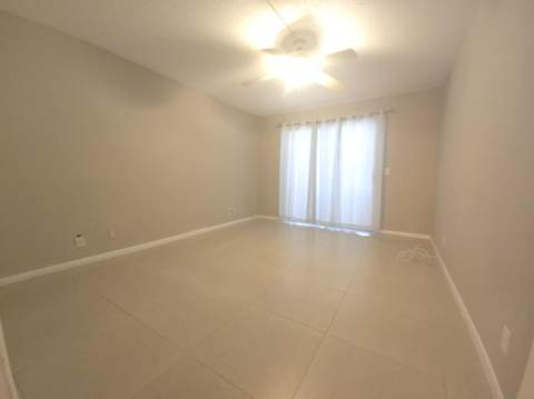 413 Greenbrier A, West Palm Beach FL - photo 18 of 22