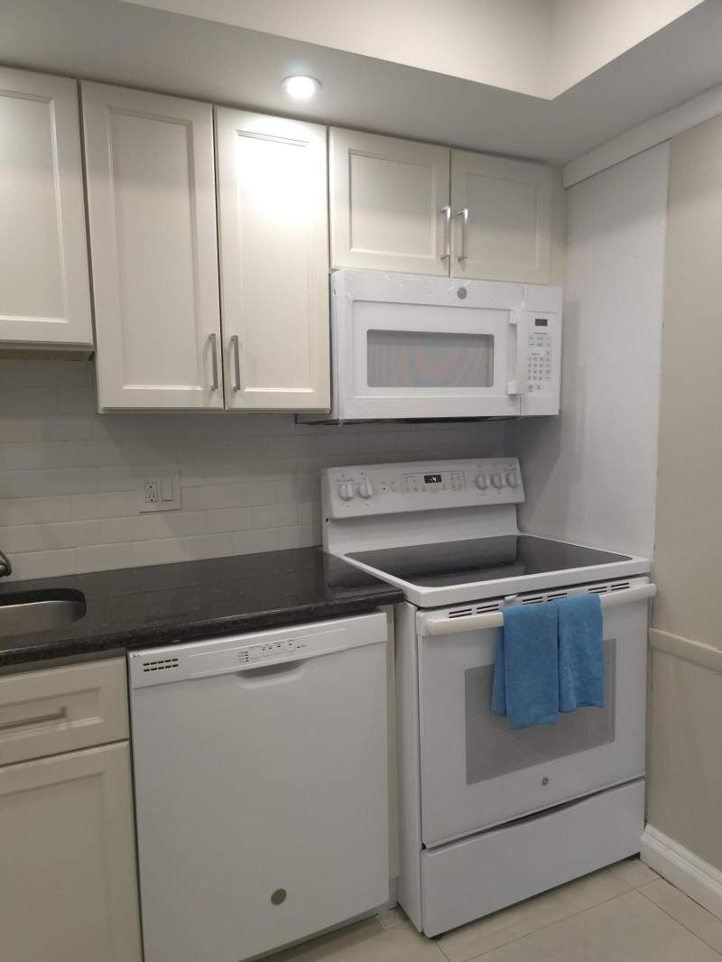 2 bedroom Condominium at 413 Greenbrier A, Century Village, West Palm Beach — photo 4