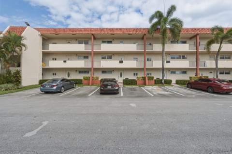 9411 N Hollybrook Lake Drive #108, Pembroke Pines FL - photo 24 of 50