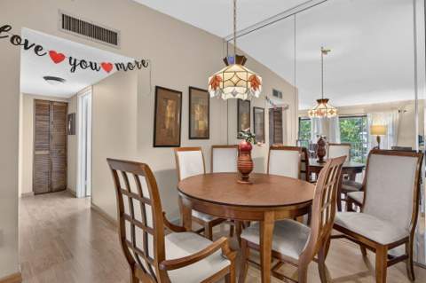 9716 S Belfort Circle #209, Tamarac FL - photo 15 of 29