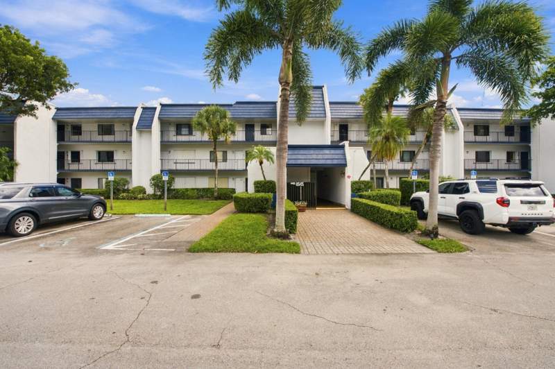 3 bedroom Condominium at 4545 Luxemburg Court #303, Fountains Of Palm Beach Condo 3, Lake Worth — photo 2