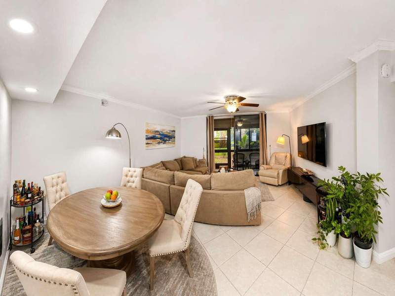 2 bedroom Condominium at 5160 Las Verdes Circle #103, Seagrape Cond Decl Filed 12-19-80, Delray Beach — photo 2