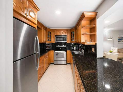 5160 Las Verdes Circle #103, Delray Beach FL - photo 7 of 14
