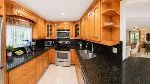 5160 Las Verdes Circle #103, Delray Beach FL - photo 8 of 14