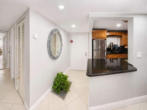 5160 Las Verdes Circle #103, Delray Beach FL - photo 9 of 14