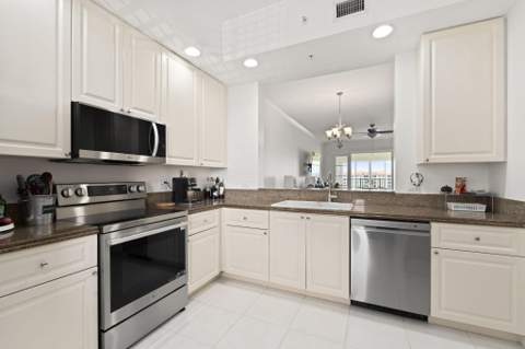 13 Harbour Isle Drive #Ph02, Fort Pierce FL - photo 19 of 44