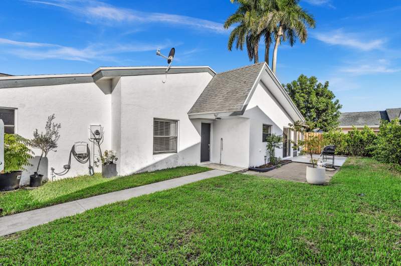 3 bedroom Single Family Residence at 82 Baytree Circle, Meadows 300 1, Boynton Beach — photo 3