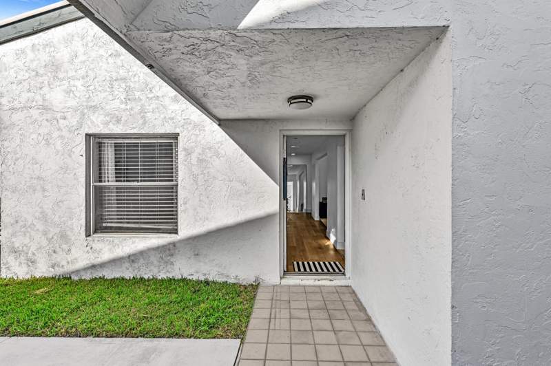 3 bedroom Single Family Residence at 82 Baytree Circle, Meadows 300 1, Boynton Beach — photo 4