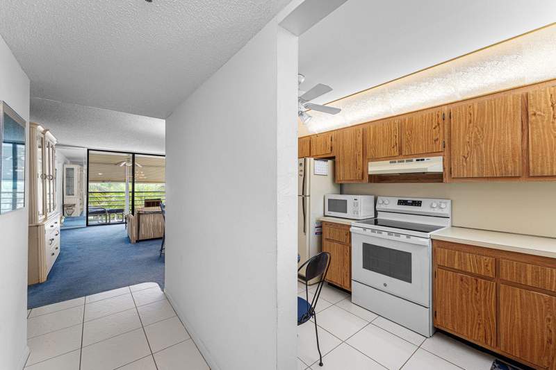 2 bedroom Condominium at 4700 Lucerne Lakes Blvd W #306, Sunrise Of Palm Beac, Lake Worth — photo 5