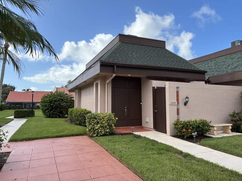 1 bedroom Townhouse at 3325 SE La Prado Court, Villas Of Sandpiper Bay Unit 2, Port St. Lucie — photo 2