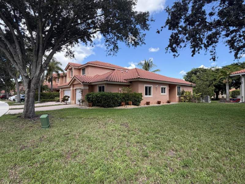 3 bedroom Single Family Residence at 12603 NW 56th Drive, Heron Bay Four, Coral Springs — photo 3