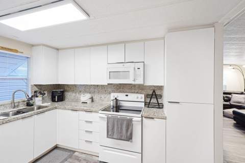 8609 SW 17th Court, Davie FL - photo 13 of 58