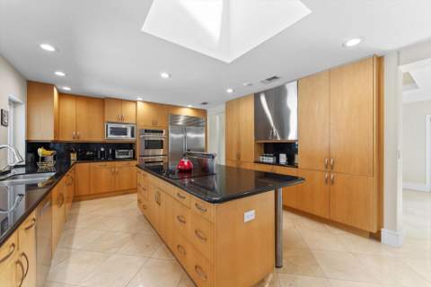 4475 Woodfield Boulevard, Boca Raton FL - photo 15 of 66
