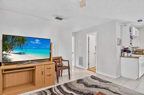 1340 Longwood Street, West Palm Beach FL - photo 11 of 22
