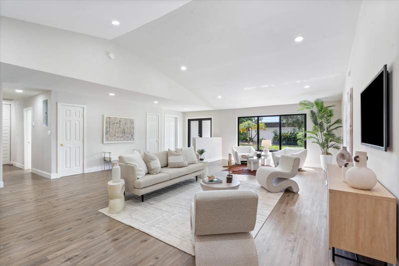 4 bedroom Single Family Residence at 6111 White Oak Lane, Woodlands, Tamarac — photo 4