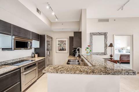 550 Okeechobee Boulevard #Lph-15, West Palm Beach FL - photo 13 of 58