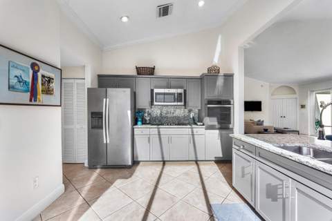 2514 Muir Circle, Wellington FL - photo 14 of 40