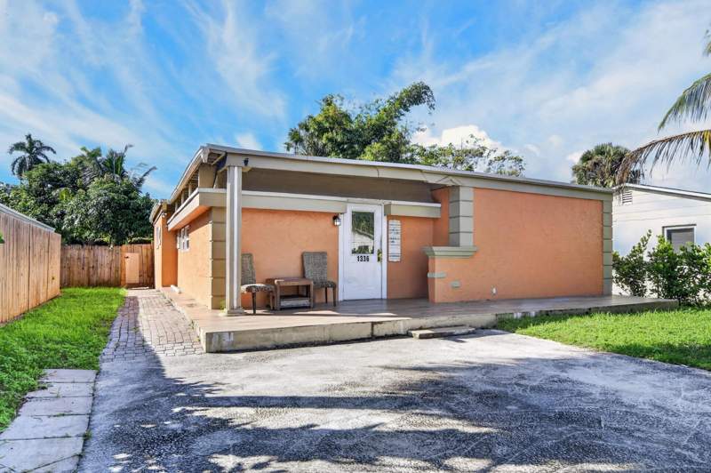 3 bedroom Single Family Residence at 1336 Longwood Street, Mercer Park, West Palm Beach — photo 3