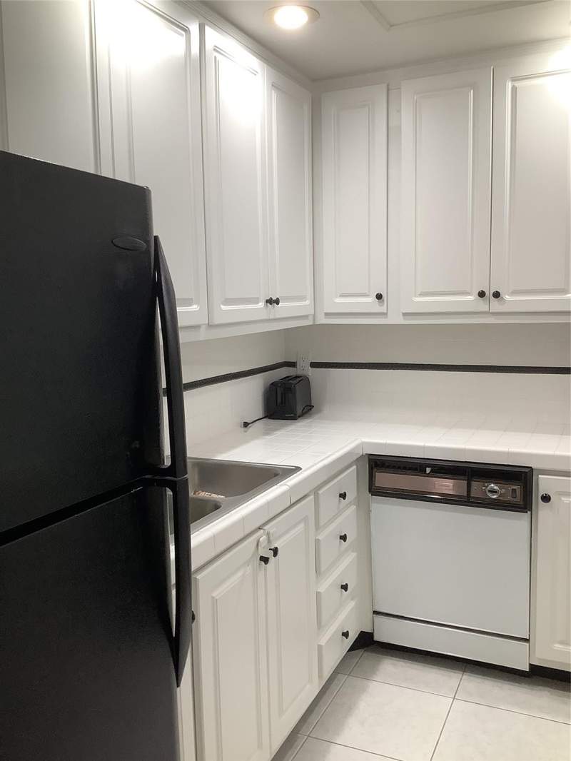 1 bedroom Condominium at 6345 Bay Club Drive, Bay Colony Club Condo, Fort Lauderdale — photo 4