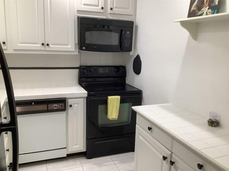 1 bedroom Condominium at 6345 Bay Club Drive, Bay Colony Club Condo, Fort Lauderdale — photo 5