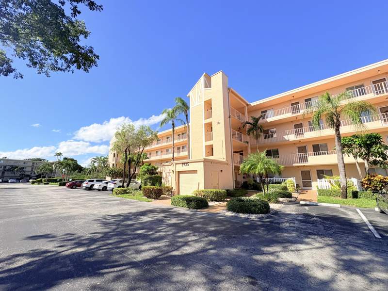 2 bedroom Condominium at 6935 Huntington Lane #404, Huntington Lakes Sec Two Condos, Delray Beach — photo 2