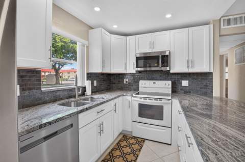 264 Saxony F #264, Delray Beach FL - photo 20 of 102