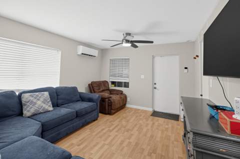1403 Tahoe Court, Lake Worth FL - photo 7 of 29
