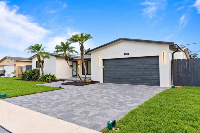 4 bedroom Single Family Residence at 9160 SW 54th Place, Cooper Estates Sec 1, Cooper City — photo 2