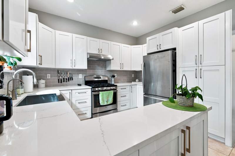 3 bedroom Single Family Residence at 1034 Cape Cod Terrace, Olive Tree Par 6A, Greenacres — photo 2