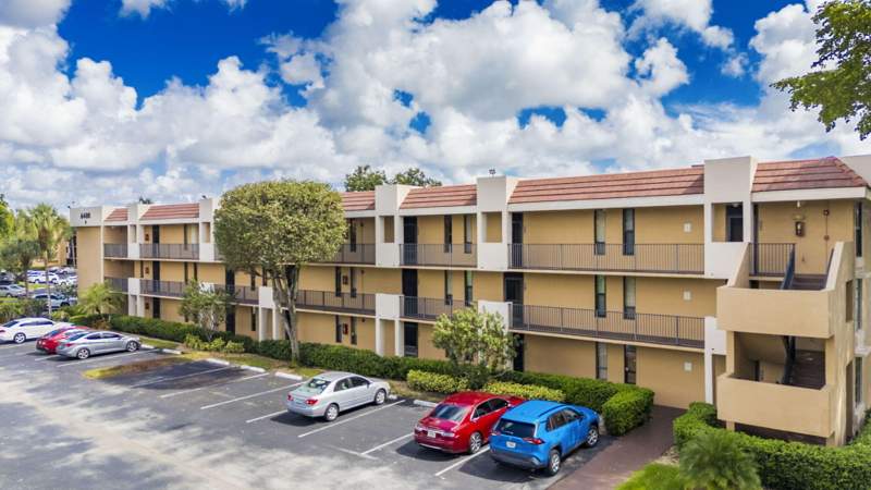 2 bedroom Condominium at 6427 Coral Lake Drive #303, Coral Gate Ix Condo, Margate — photo 3