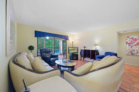 2206 S Cypress Bend Drive #208, Pompano Beach FL - photo 10 of 41