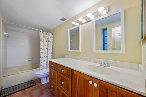 2206 S Cypress Bend Drive #208, Pompano Beach FL - photo 21 of 41