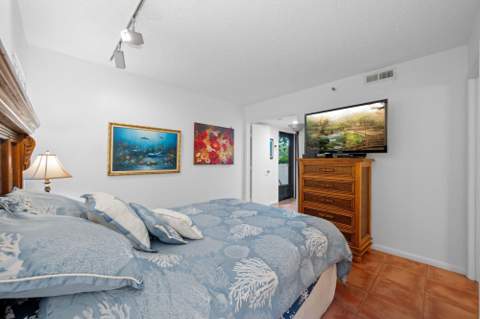2206 S Cypress Bend Drive #208, Pompano Beach FL - photo 22 of 41
