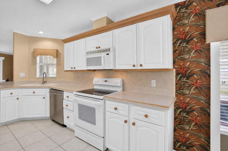 3 bedroom Manufactured Home at 6005 Daiquiri Bay, Jamaica Bay Mobile Home Co Op, Boynton Beach — photo 4