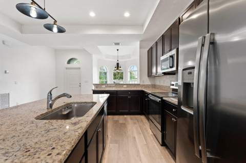 425 Seafoam Circle, Fort Pierce FL - photo 12 of 37