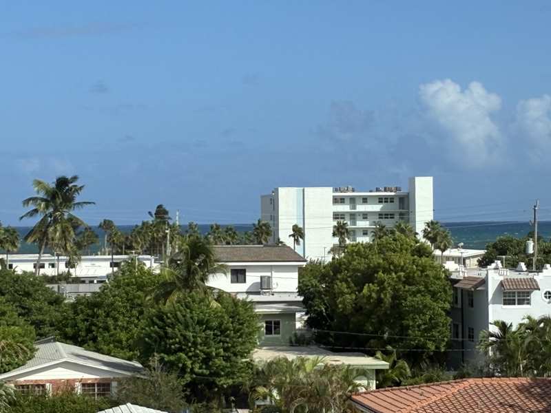 2 bedroom Condominium at 4629 Poinciana Street, Poinciana-By-The-Sea Condo, Lauderdale-By-The-Sea — photo 1
