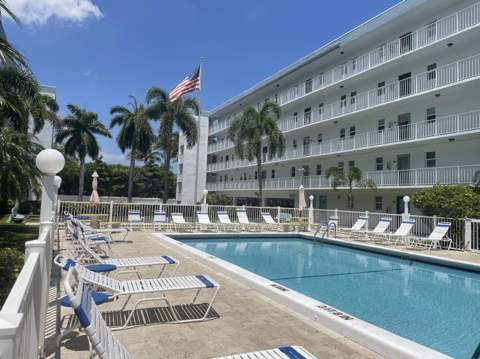 4629 Poinciana Street, Lauderdale-By-The-Sea FL - photo 10 of 31