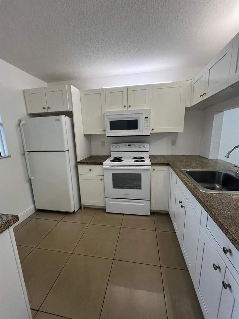 2 bedroom Condominium at 9165 NW 1st Street #102, Pine Lake Seven Condo, Pembroke Pines — photo 2