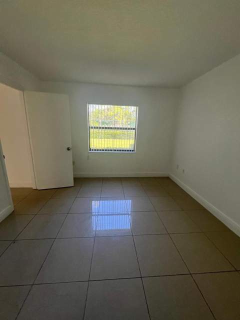 9165 NW 1st Street #102, Pembroke Pines FL - photo 7 of 21