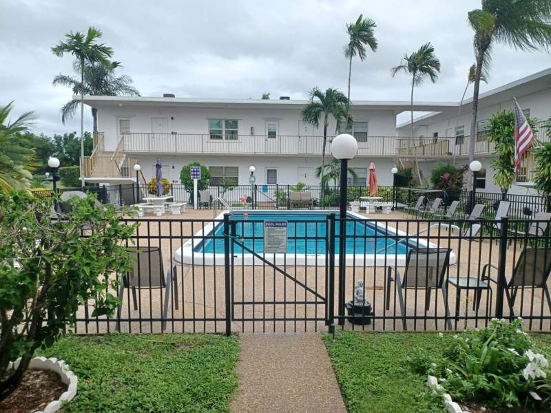 2 bedroom Condominium at 2240 Johnson Street #112, Casa Nova Condo Apts Inc, Hollywood — photo 4
