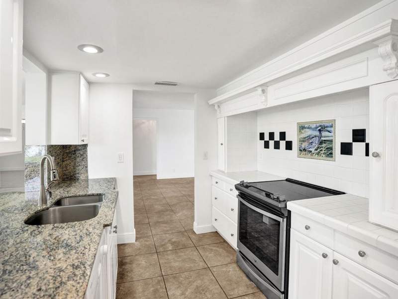 2 bedroom Single Family Residence at 605 SW 21st Circle, Palm Beach Leisureville Sec 5A, Boynton Beach — photo 5