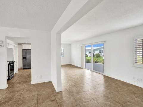 605 SW 21st Circle, Boynton Beach FL - photo 8 of 30